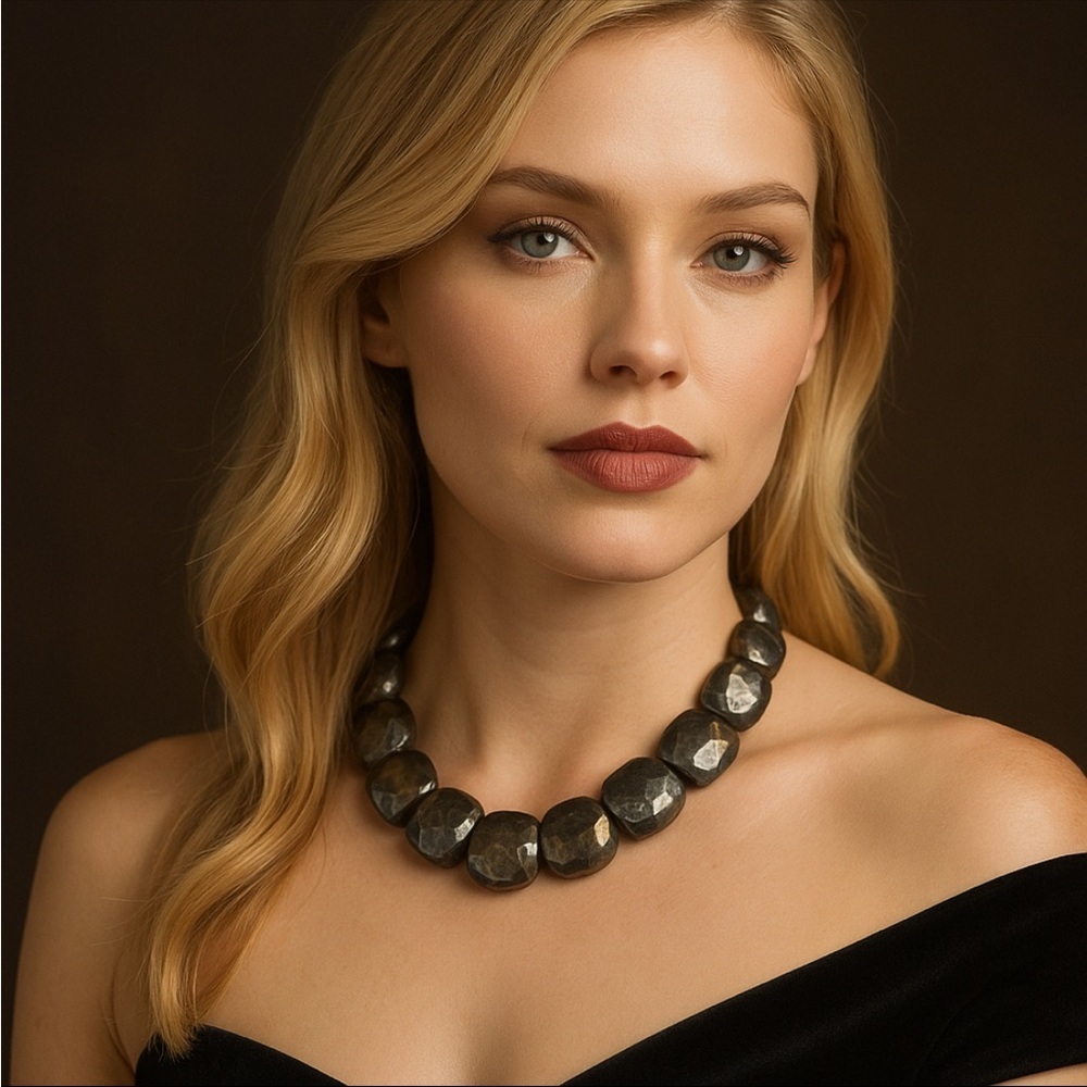 Vintage Silver Tone Hammered Metal Statement Choker Necklace 14” Retro Bold